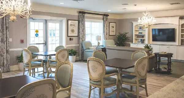 Wellmore of Daniel Island | Charleston SC | Memory Care Dining 2018-16