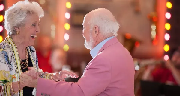 Wellmore of Tega Cay | Fort Mill SC | Lifestyle Couple Dancing 